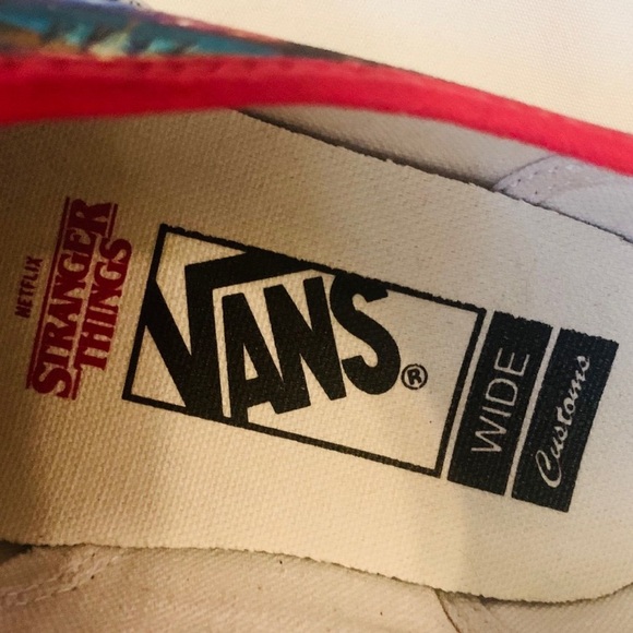 Vans x Stranger Things Sneakers Women’s size 5 WIDE - Picture 5 of 9